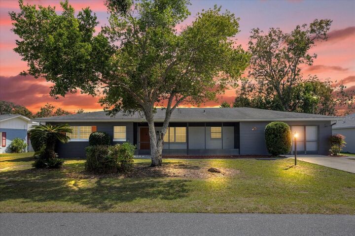 Property Photo:  5 Oak Street  FL 34797 