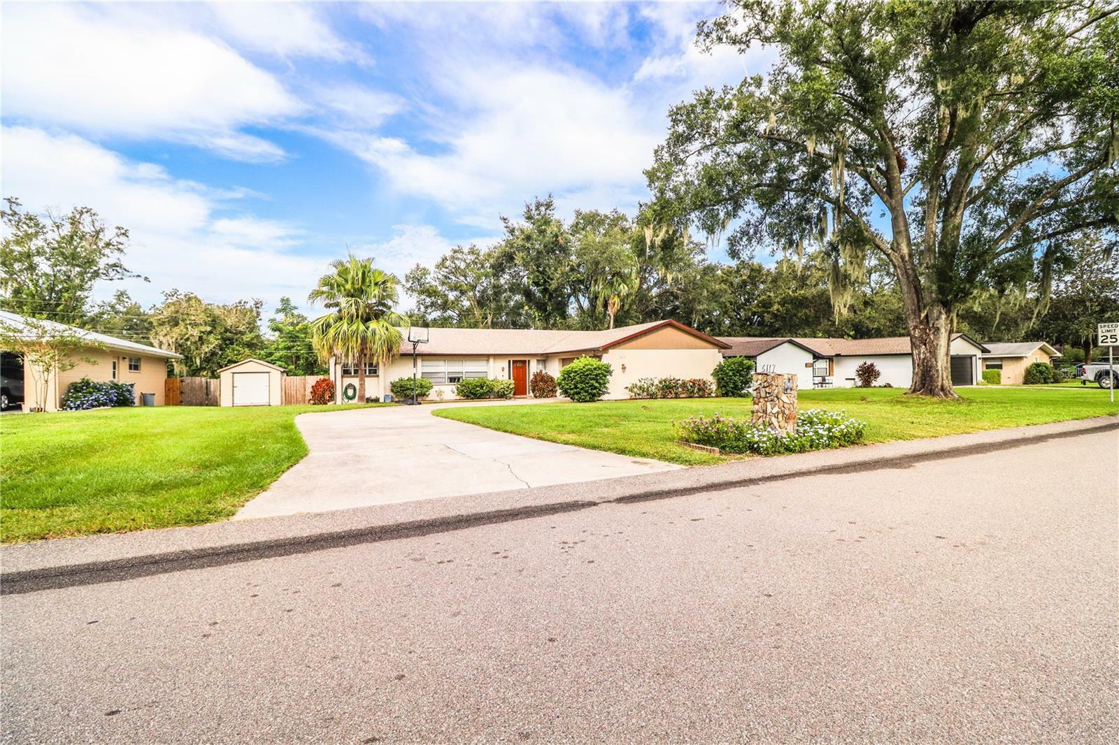 Property Photo:  6117 Jonjay Way  FL 33813 