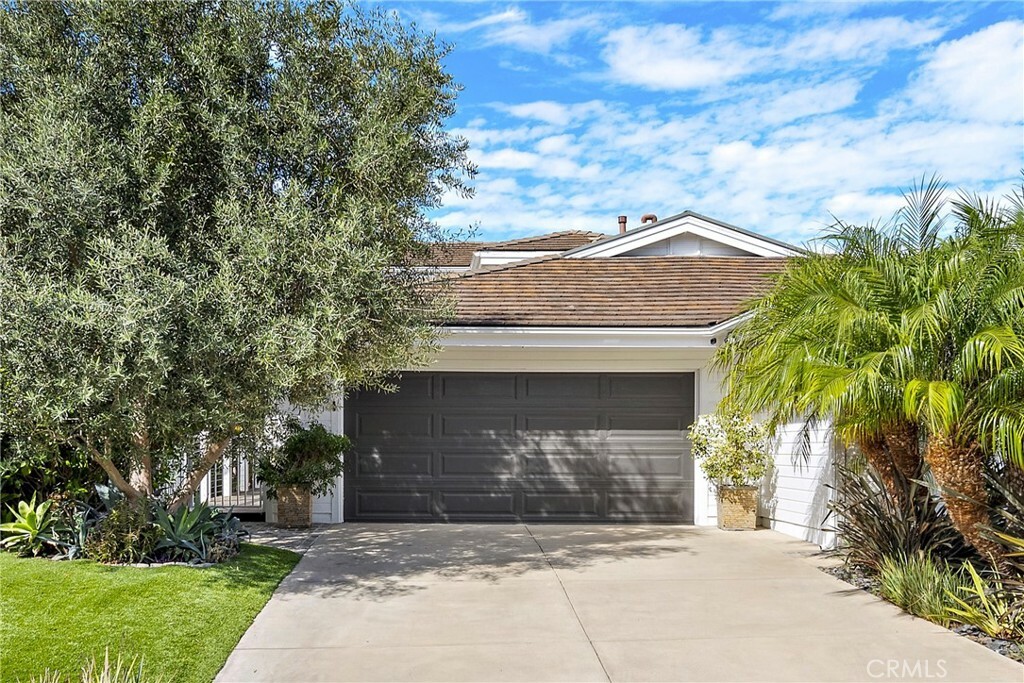 Property Photo: 821 Hibiscus Court CA 92625