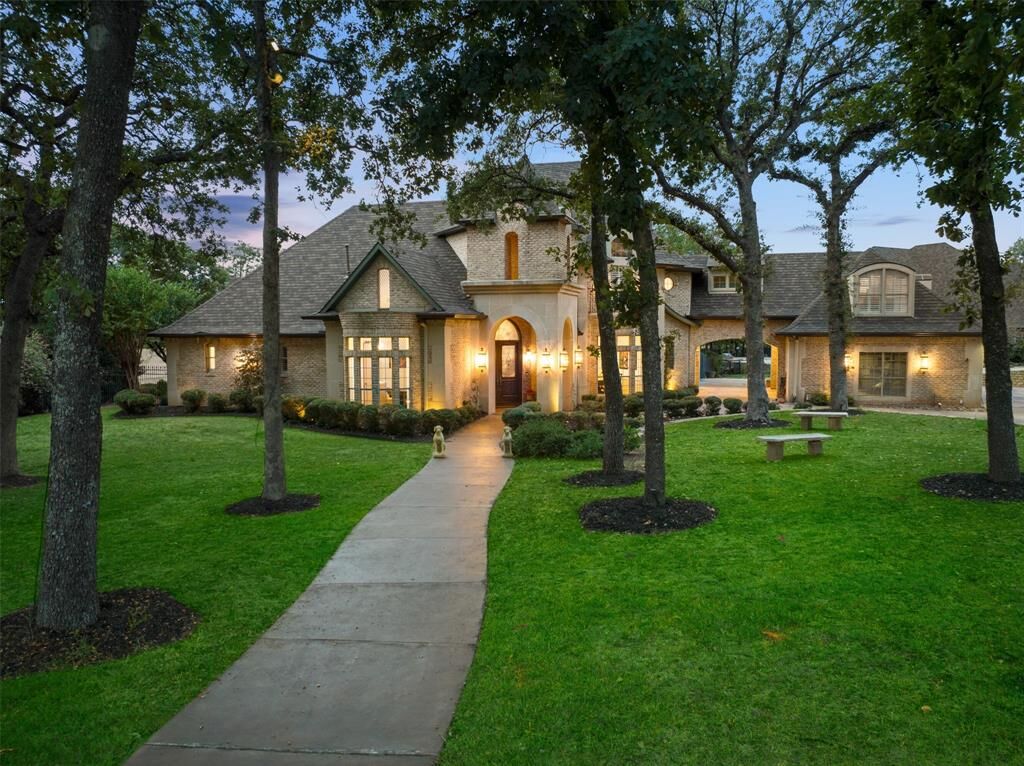 Property Photo:  5605 Muirfield Court  TX 75022 