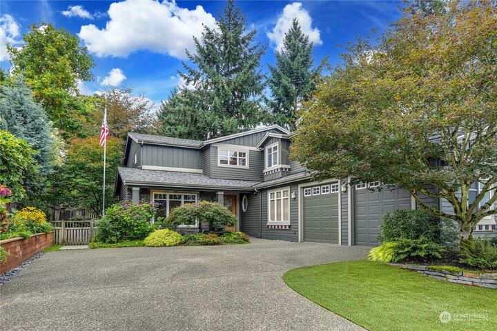 Property Photo:  10627 NE 55  WA 98033 