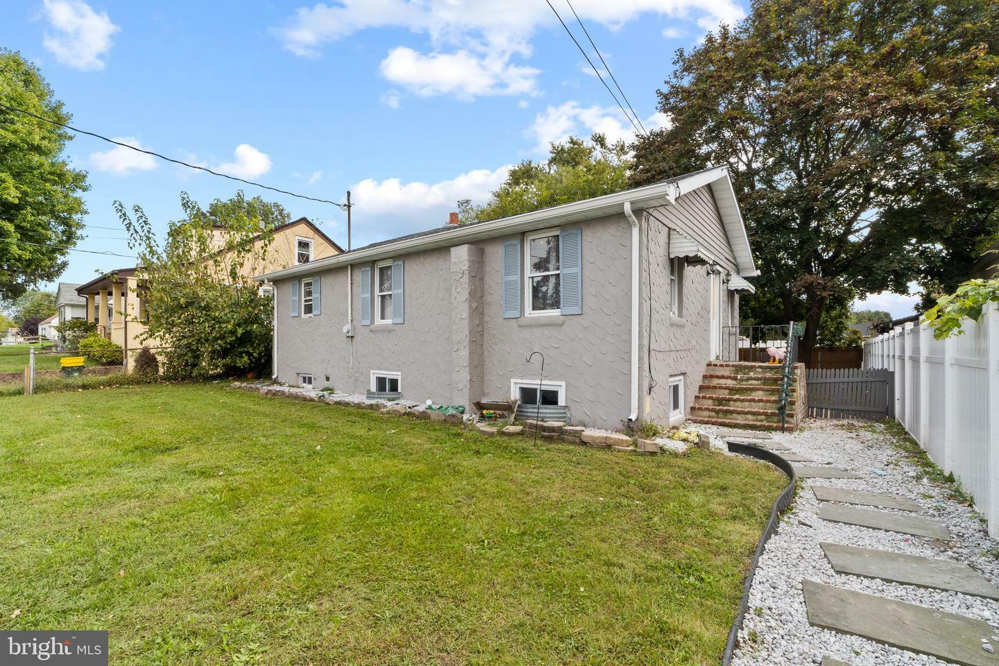 Property Photo:  16 Edwin Avenue  NJ 08610 