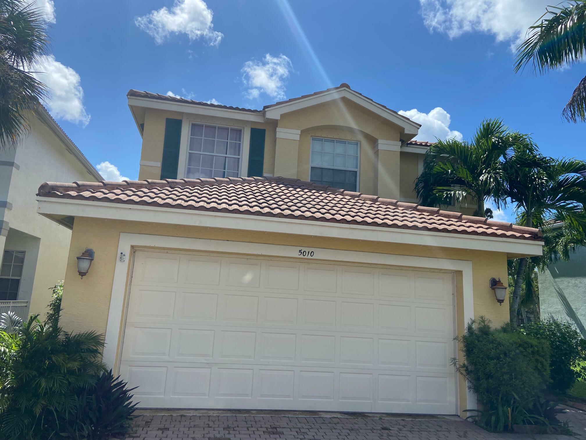 Property Photo:  5010 Starblaze Dr Drive  FL 33463 