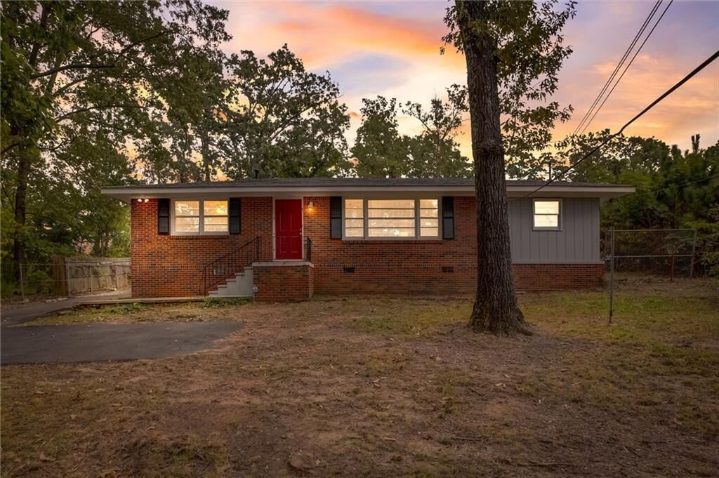 Property Photo:  6819 Shenandoah Trail  GA 30168 