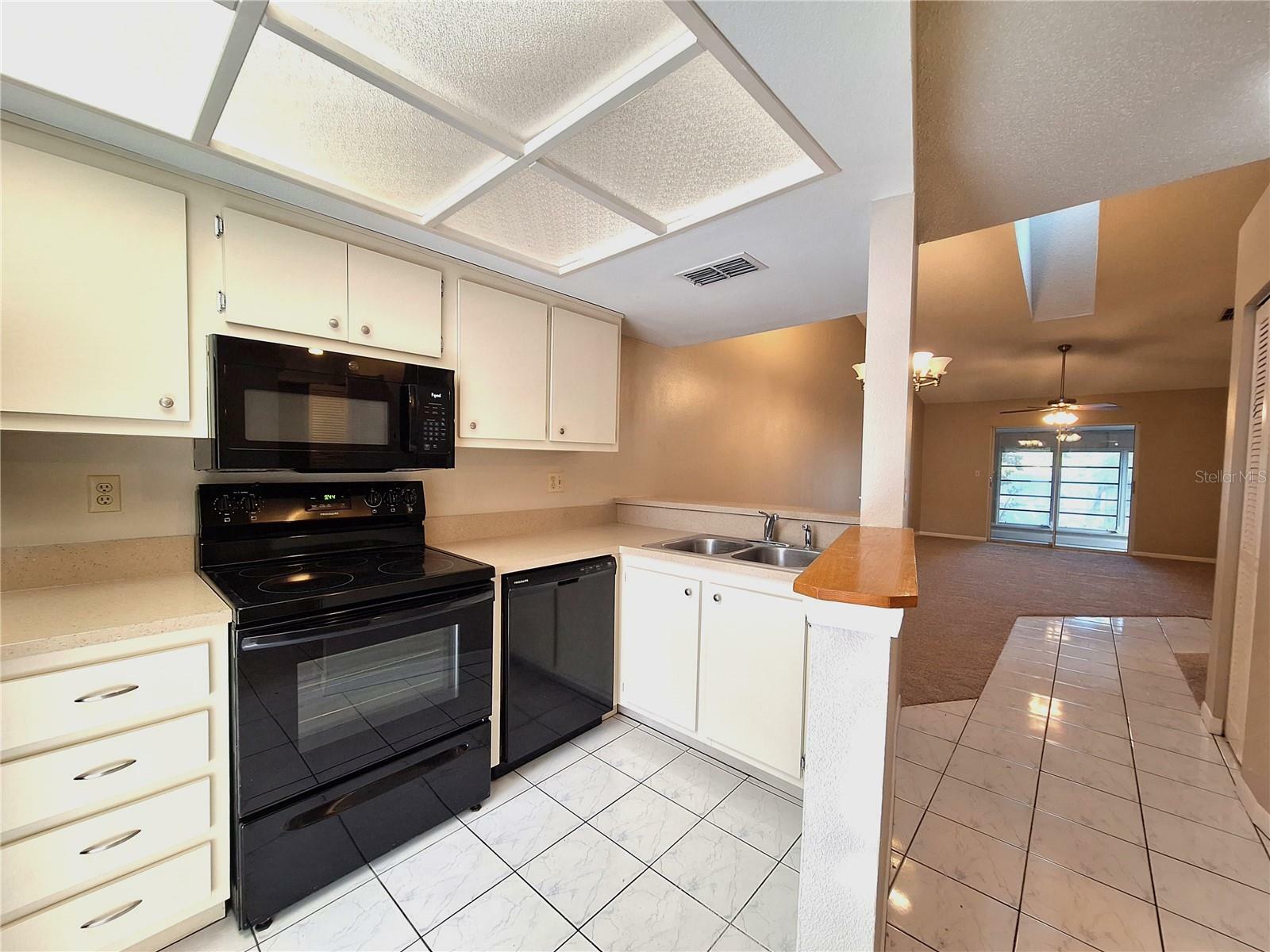 Property Photo:  543 Surrey Close  FL 34683 