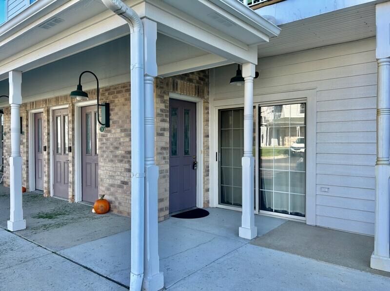 Property Photo:  2718 Northview Rd  WI 53188 