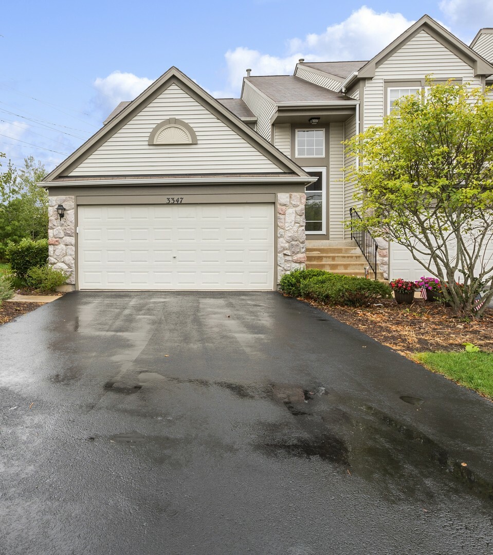 Property Photo:  3347 Cremin Court  IL 60502 