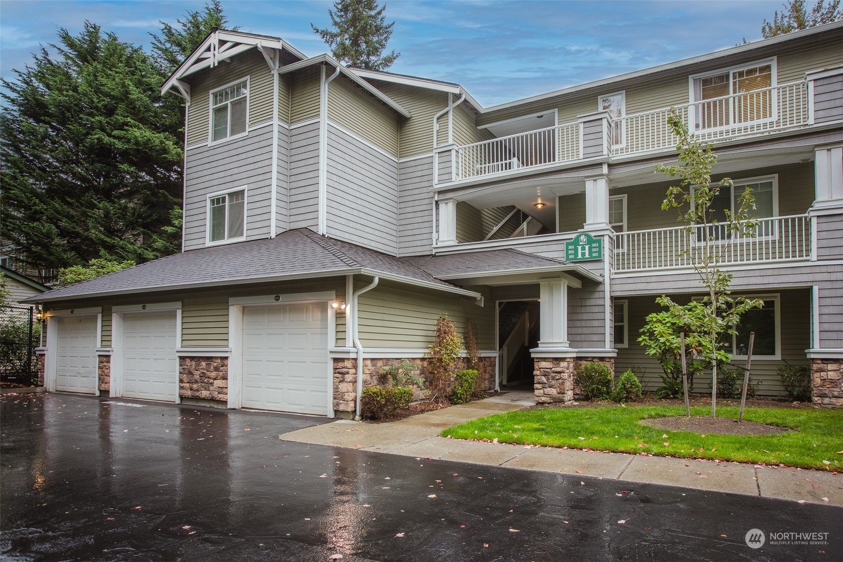 Property Photo:  12712 Admiralty Way H301  WA 98204 