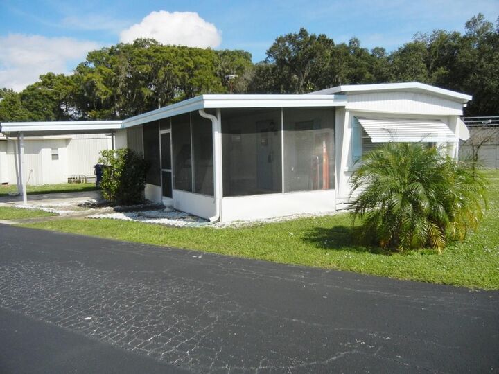 Property Photo:  205 Rue De Pont  FL 32778 