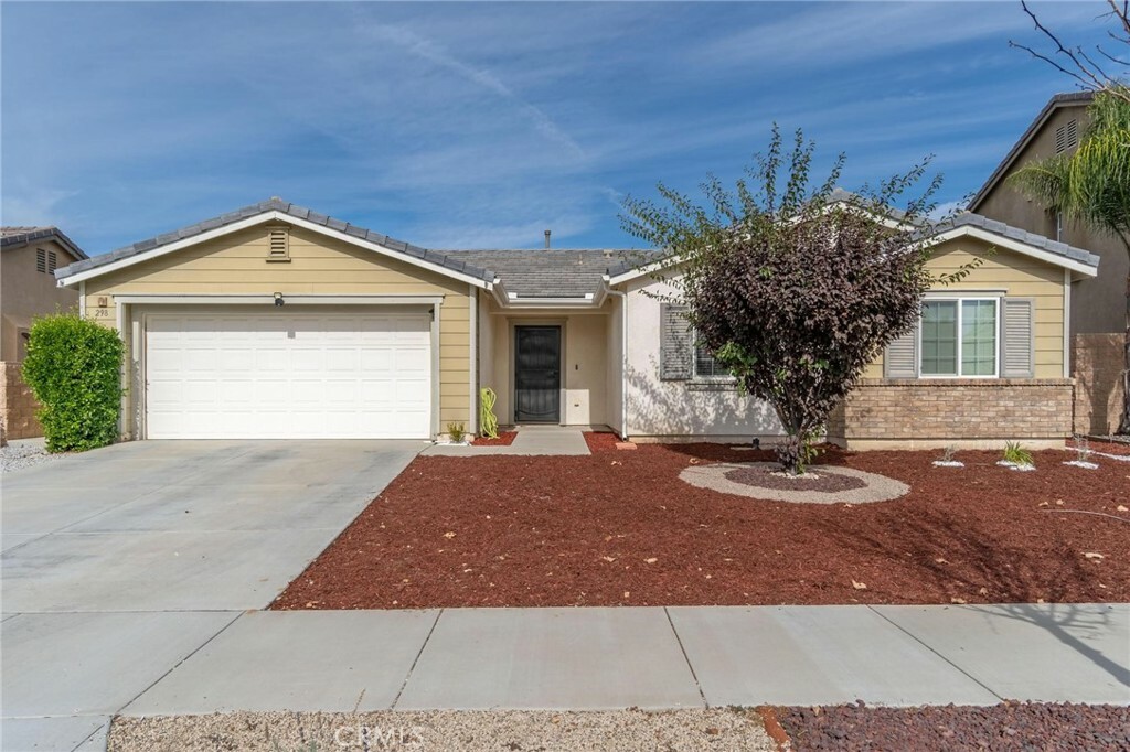 Property Photo: 298 Gilia Street CA 92543