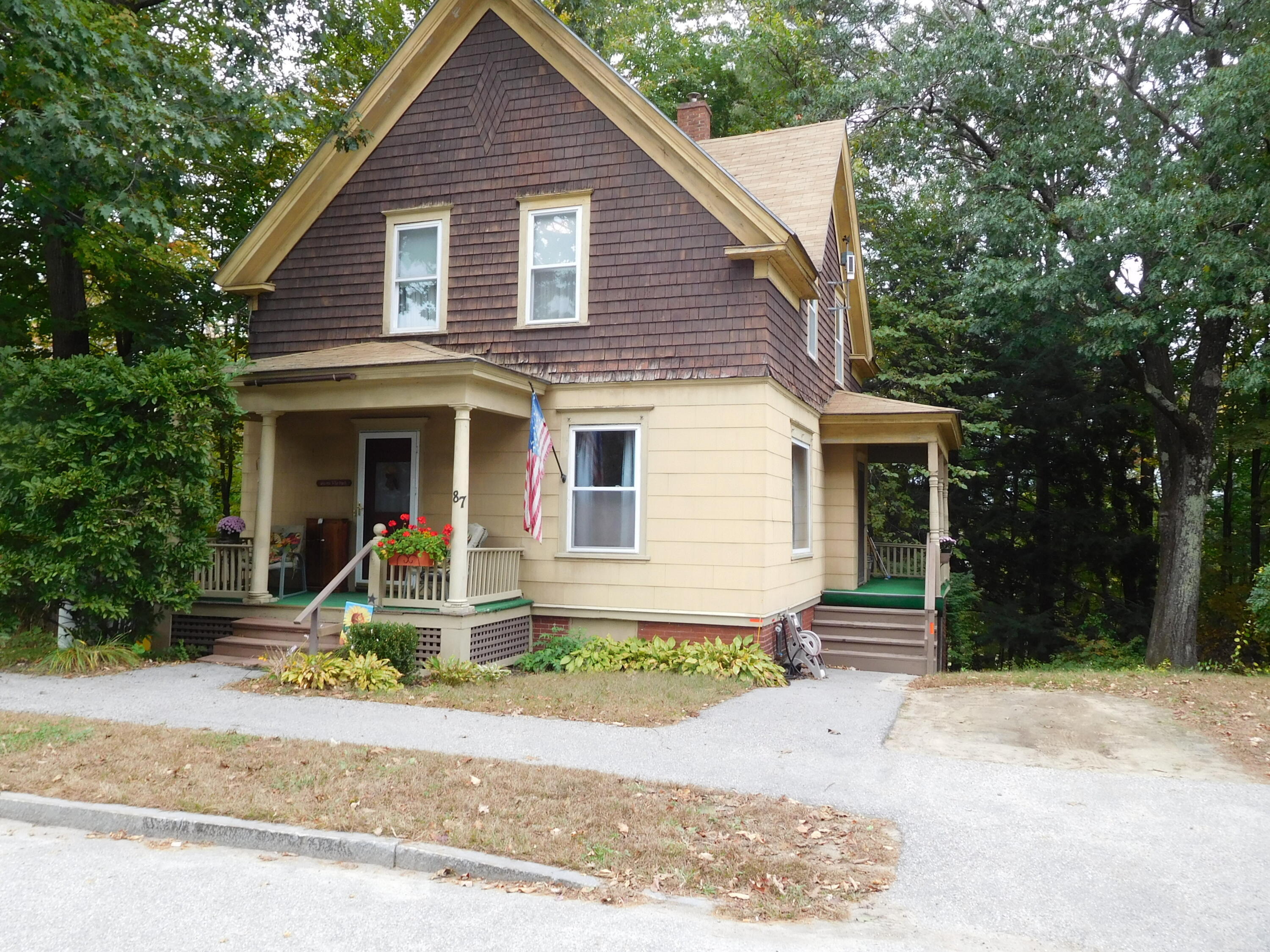Property Photo:  87 Gamage Avenue  ME 04210 