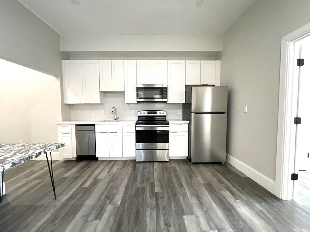 Property Photo: 75 Williams Street 1R MA 02150