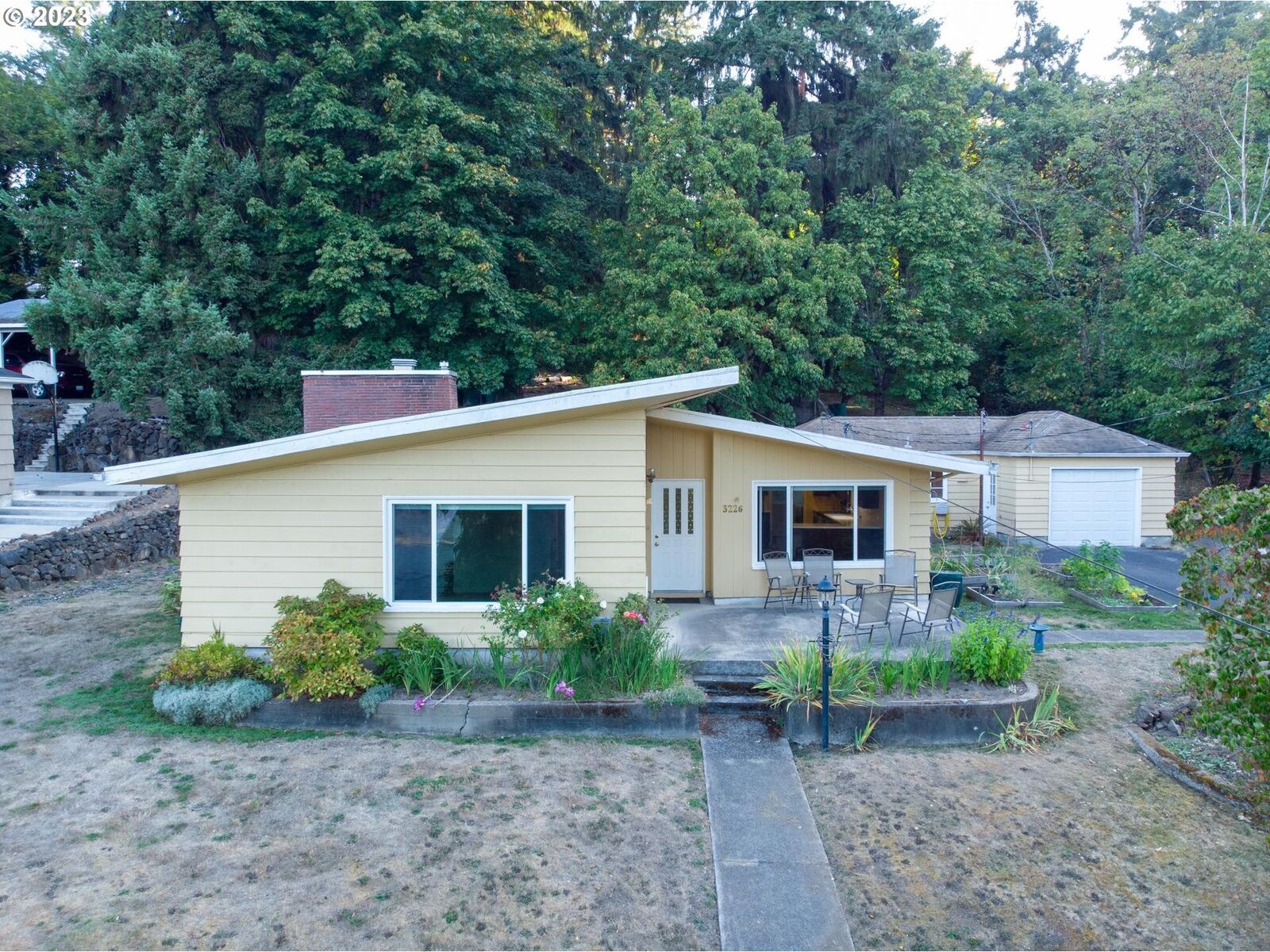 Property Photo:  3226 Pacific Way  WA 98632 
