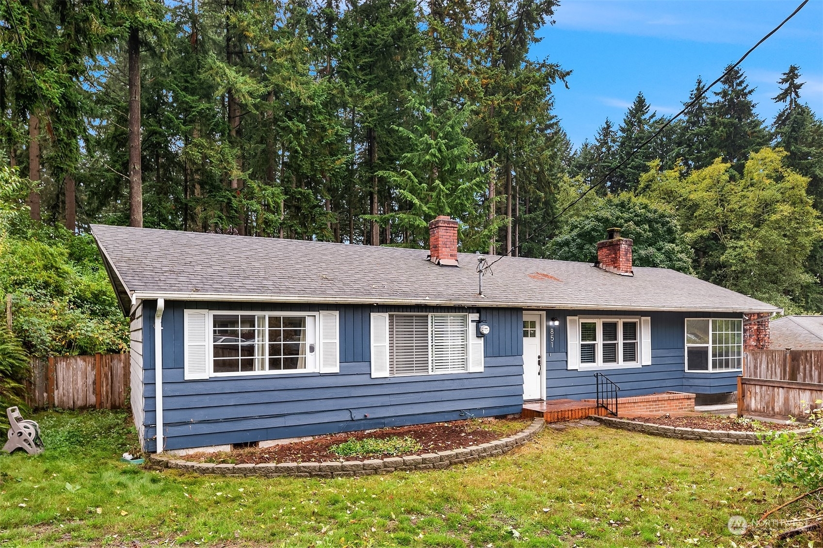 Property Photo:  851 NE 194th Street  WA 98155 