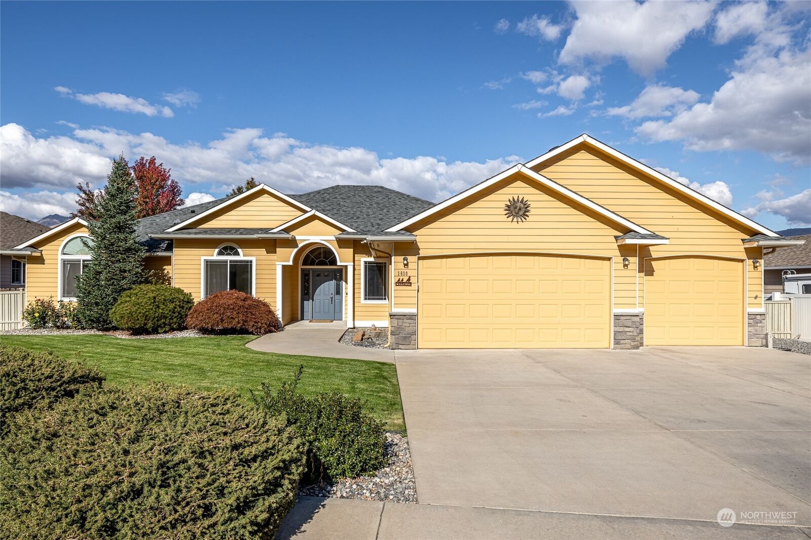 House for sale in Wenatchee 1610 Quail Hollow Lane, Wenatchee, WA 98801