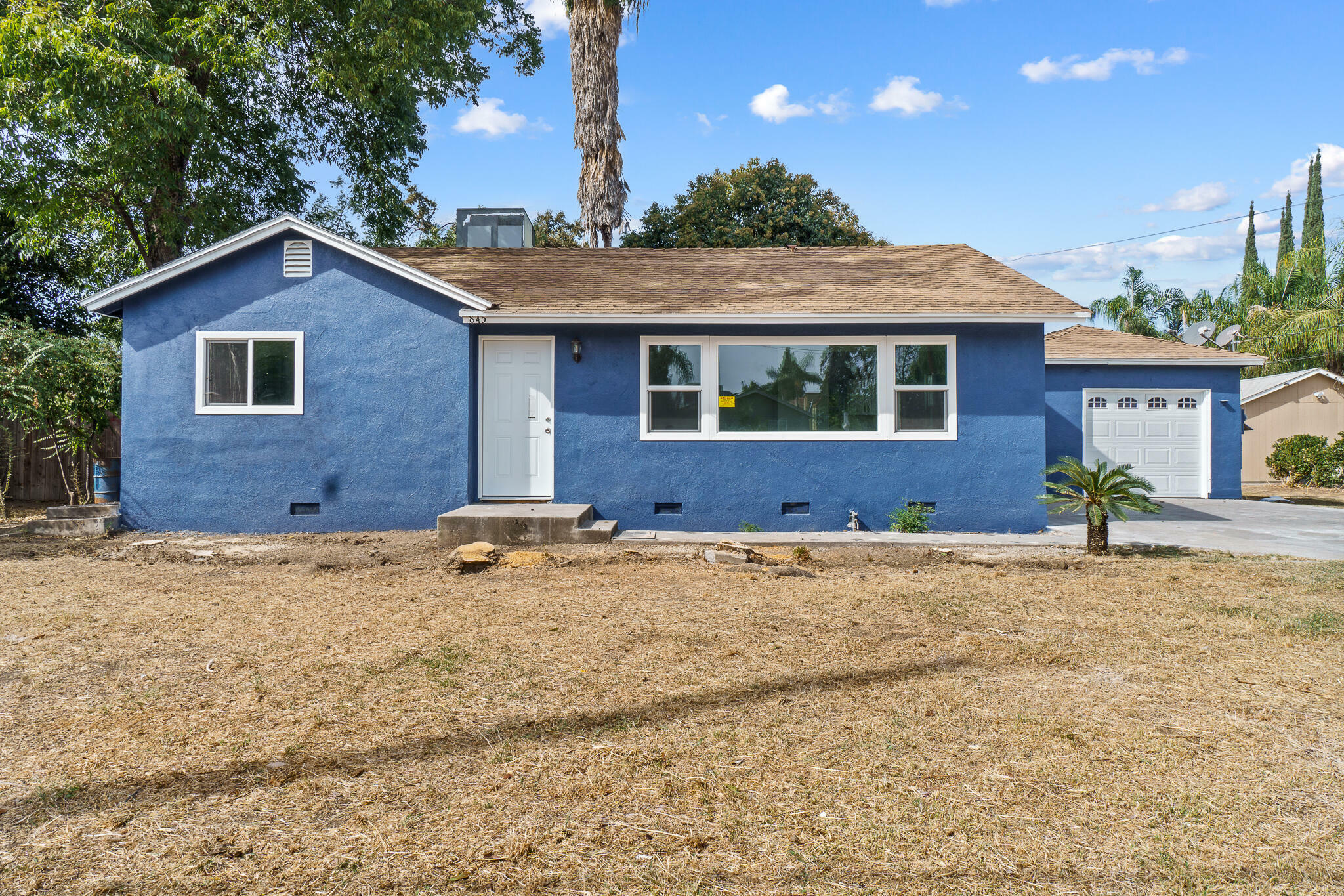 Property Photo:  845 S Fulgham Street  CA 93277 