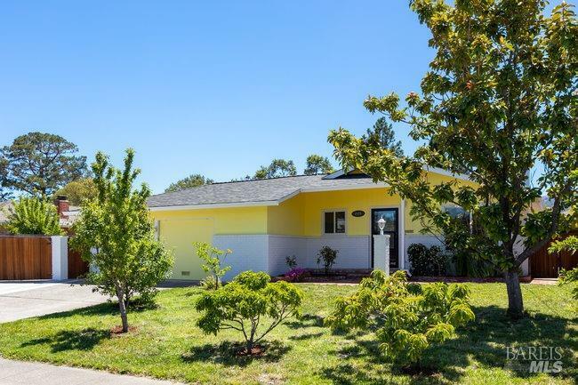 Property Photo: 1525 Center Road CA 94947