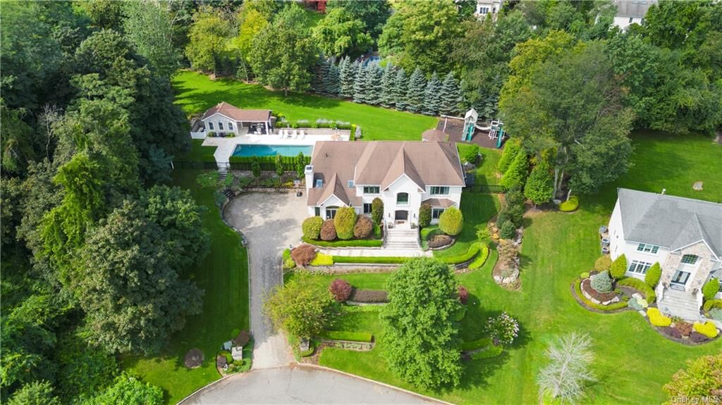 Property Photo:  14 Rochelle Lane  NY 10977 