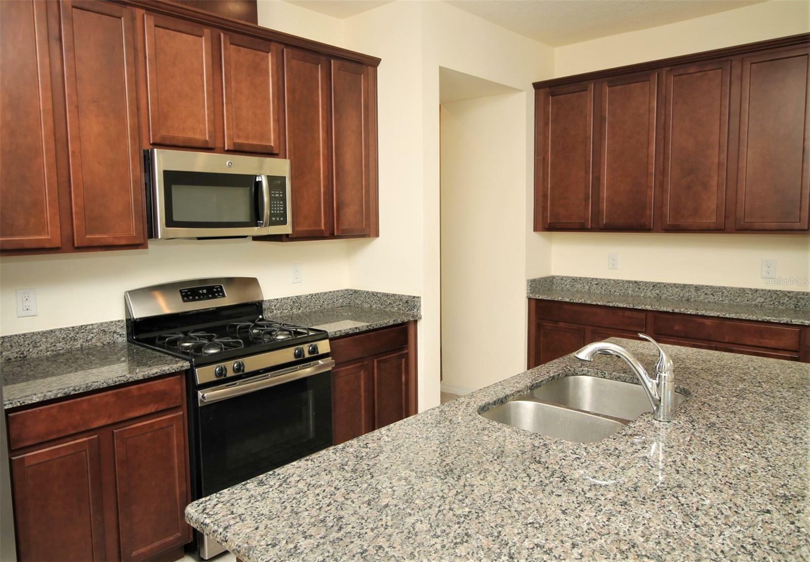 Property Photo: 1050 Nathan Ridge Road FL 34715