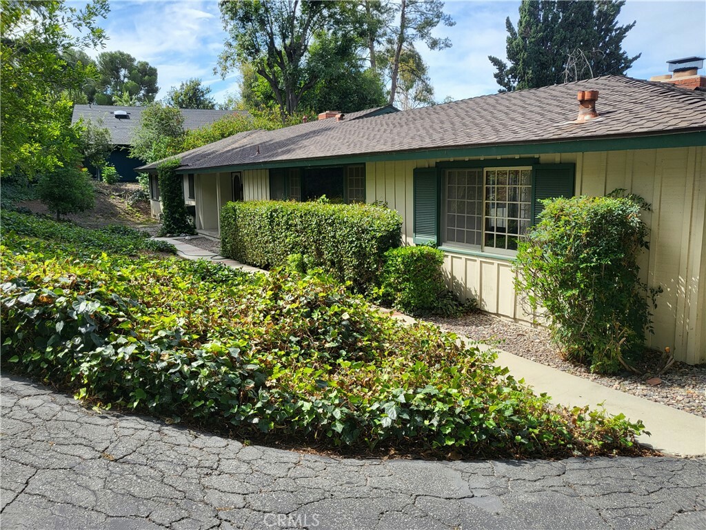 Property Photo:  3307 N Rancho El Encino Drive  CA 91724 