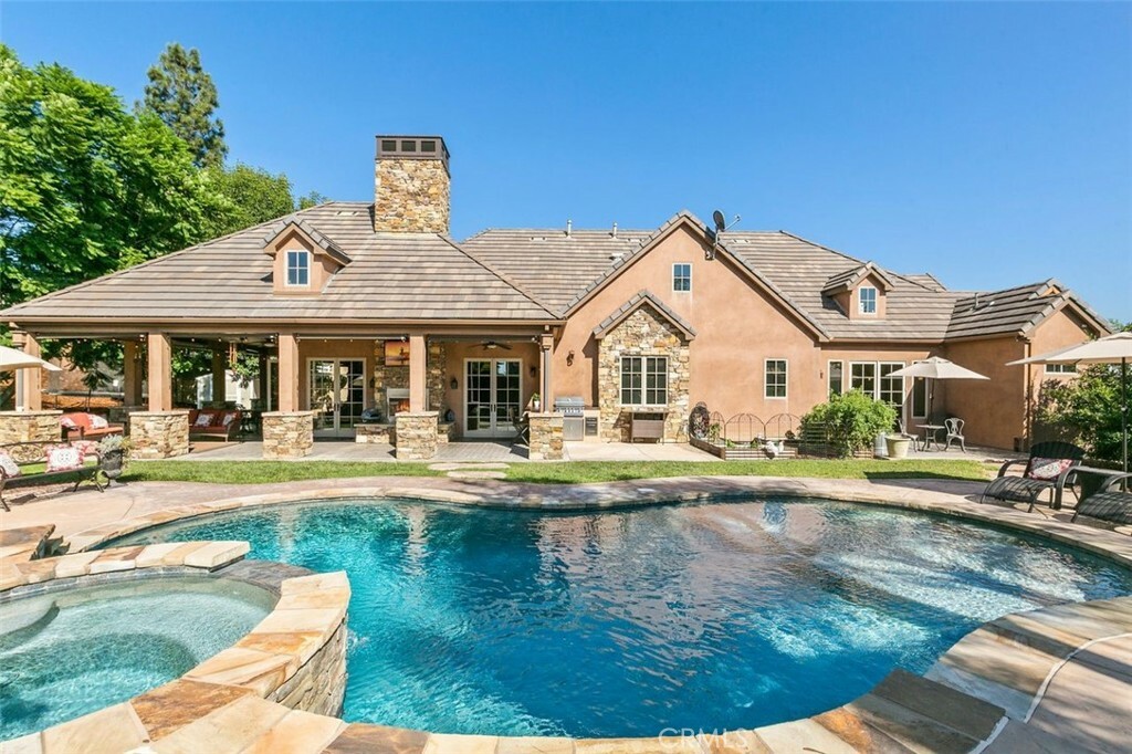 Property Photo: 4675 Via Amante CA 92886