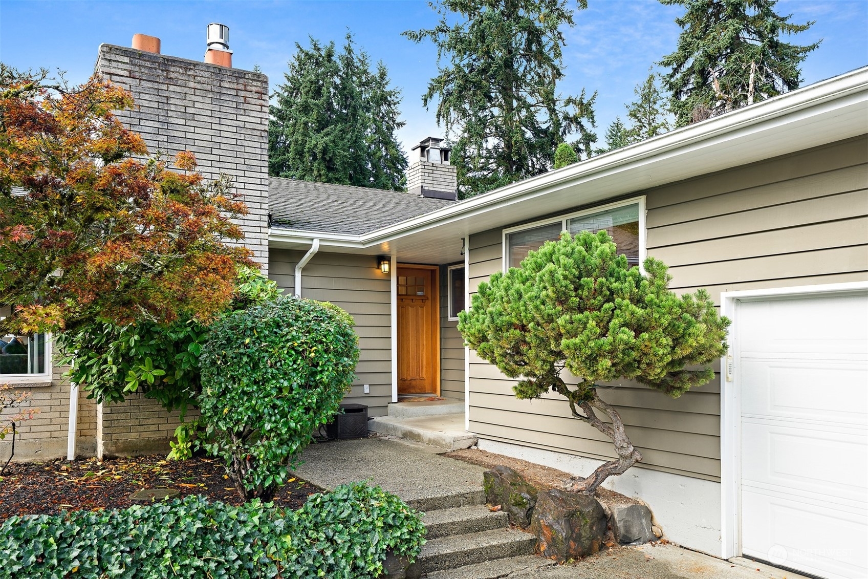 Property Photo:  16520 SE 28th Street  WA 98008 