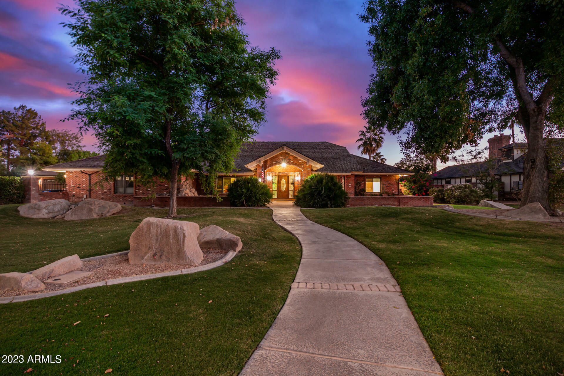 Property Photo: 641 E Houston Avenue AZ 85234