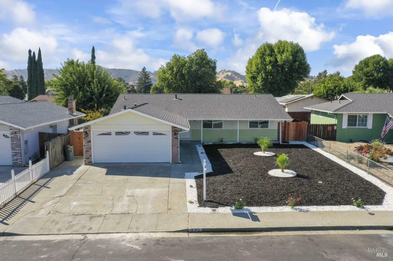 Property Photo:  380 Spindrift Way  CA 95687 