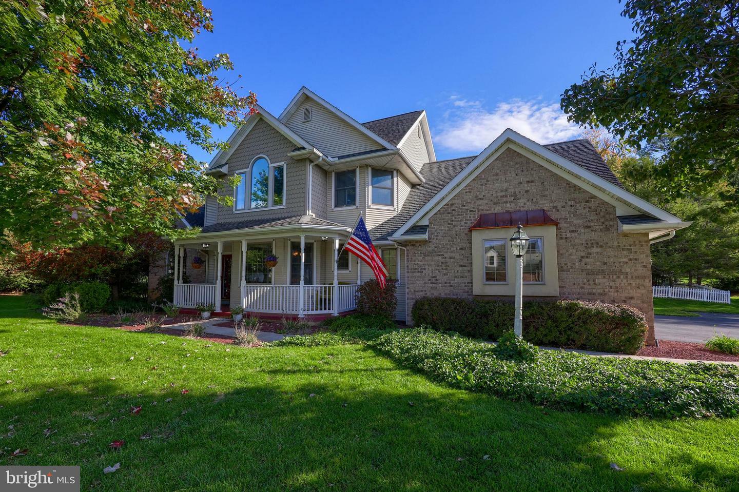 1734 Valette Drive  Lancaster PA 17602 photo