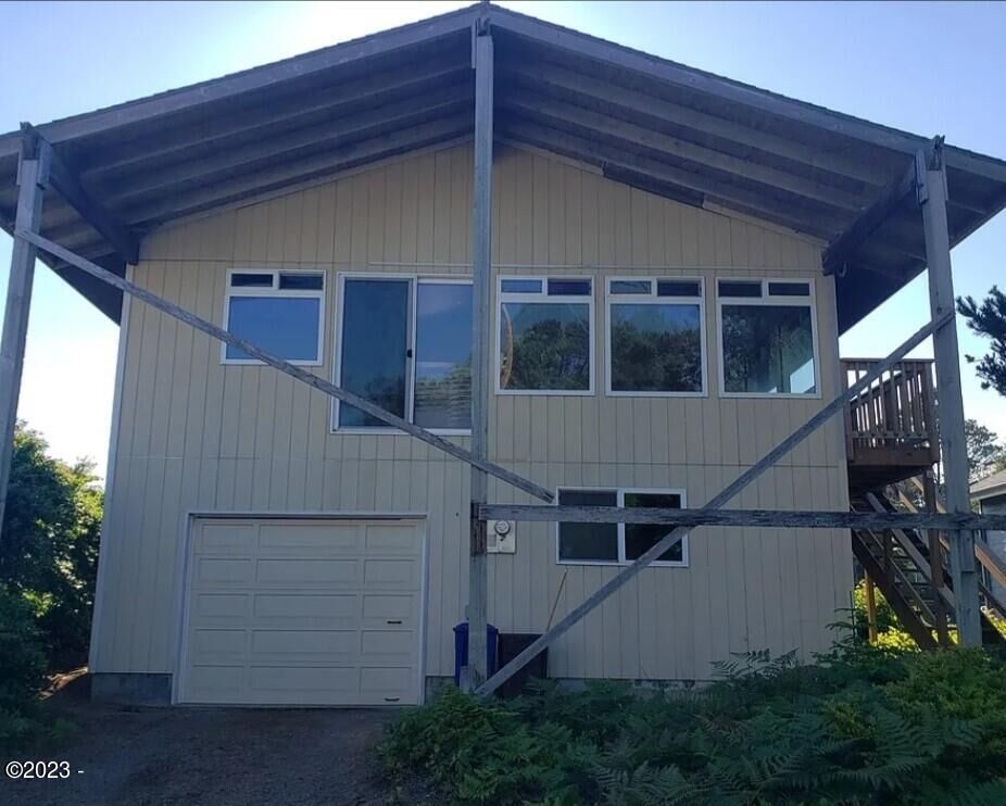 Property Photo: 3910 Mina Street OR 97341