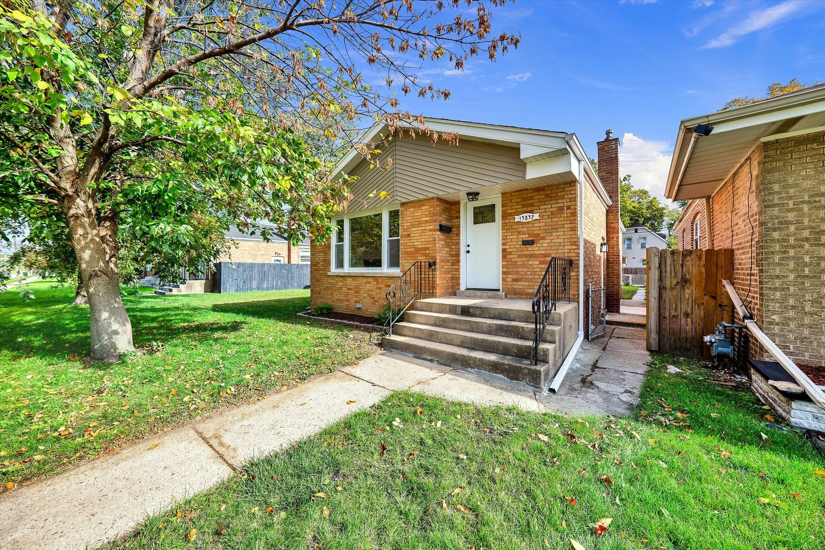 Property Photo:  13837 S Stewart Avenue  IL 60827 