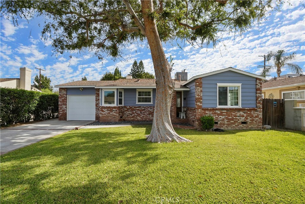 Property Photo:  7408 Paso Robles Avenue  CA 91406 