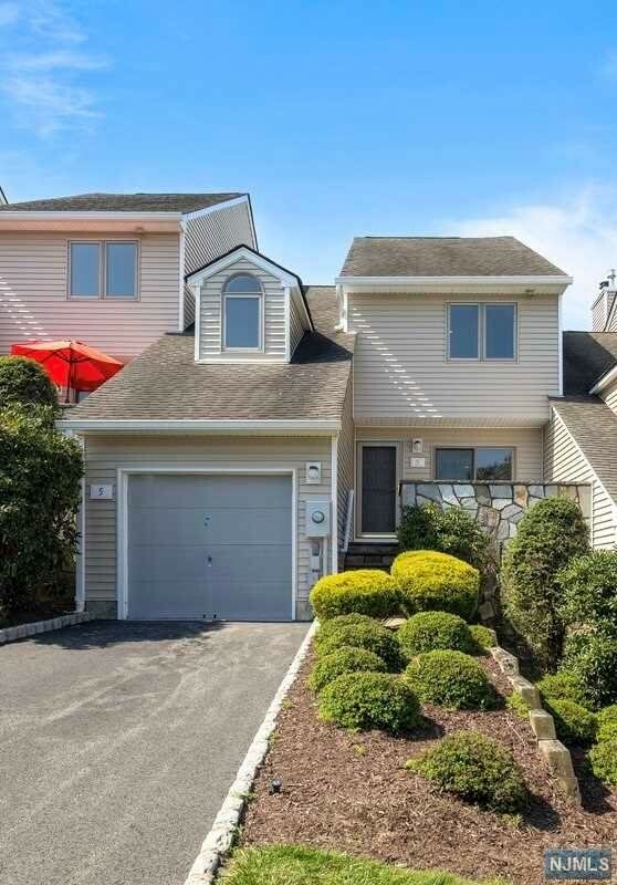 Property Photo:  5 Knutsen Drive  NJ 07052 