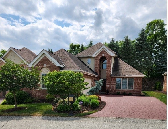 Property Photo:  228 Prestonwood Ln  PA 15317 