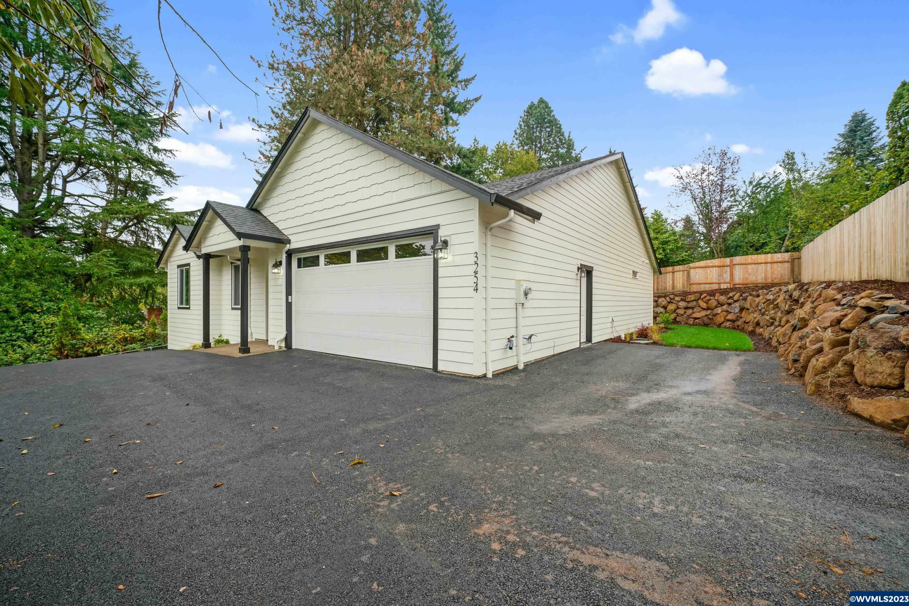3254  Pioneer Dr SE  Salem OR 97302 photo