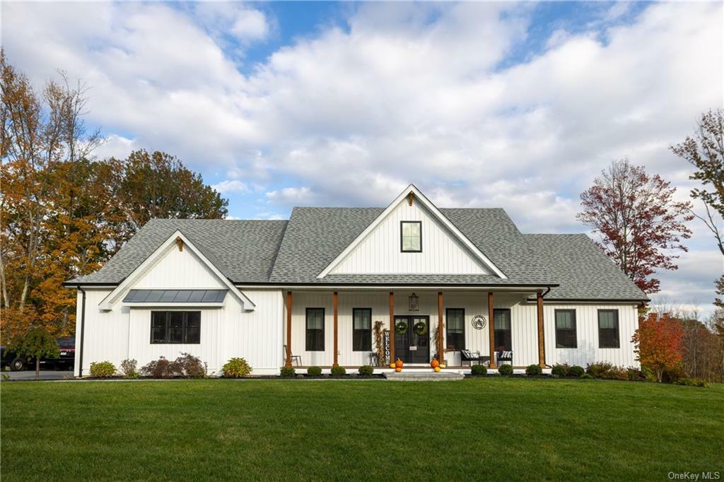 Property Photo:  8 Balmoral Court  NY 12603 