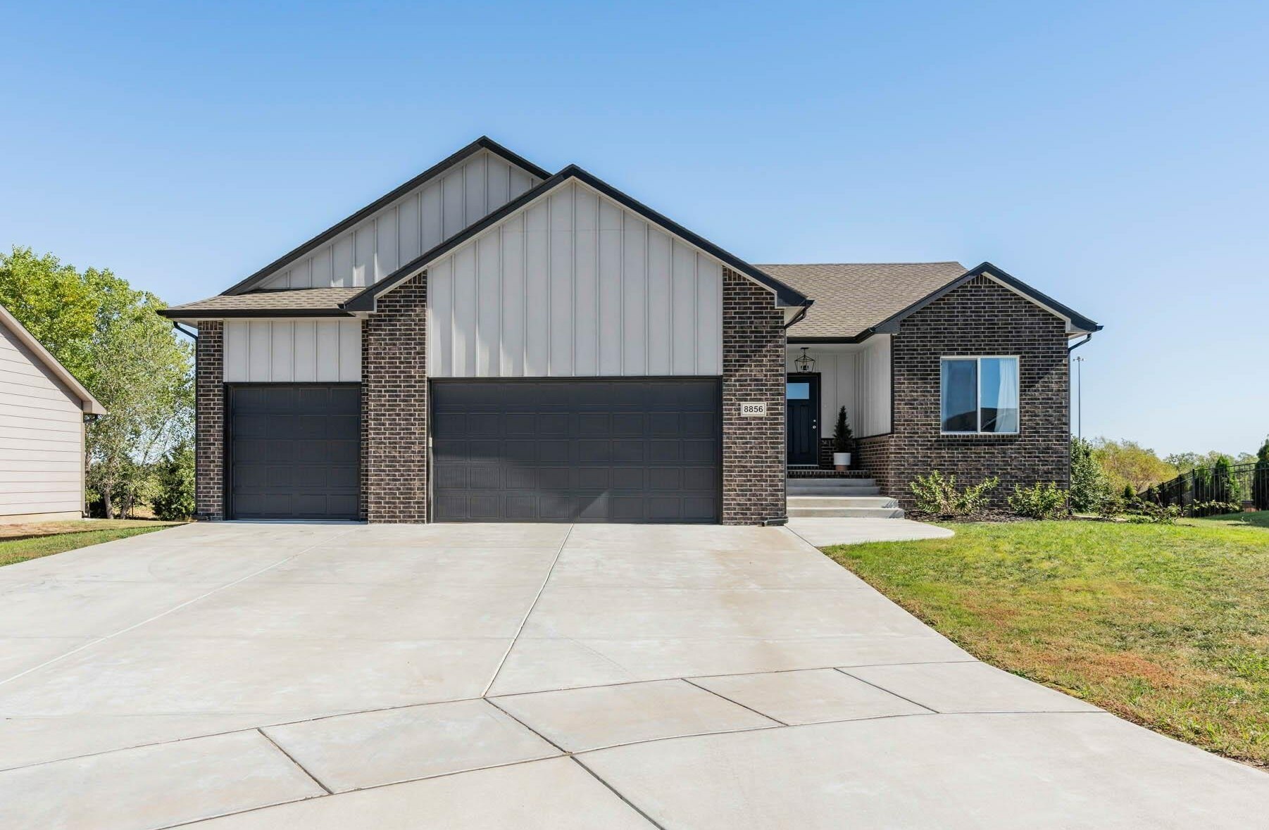 Property Photo:  8856 N Saddlebrook Ct  KS 67147 