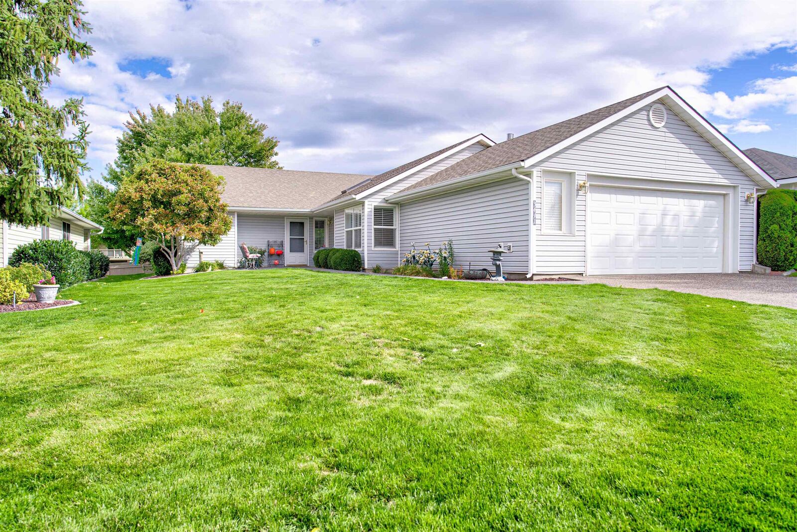 Property Photo: 3411 S Irby St WA 99337