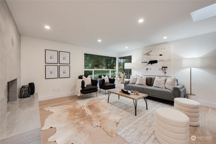 Property Photo:  2307 N 180th Street  WA 98133 