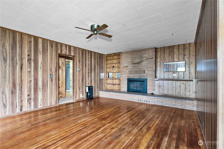 Property Photo:  2421 Eureka Avenue  WA 98531 