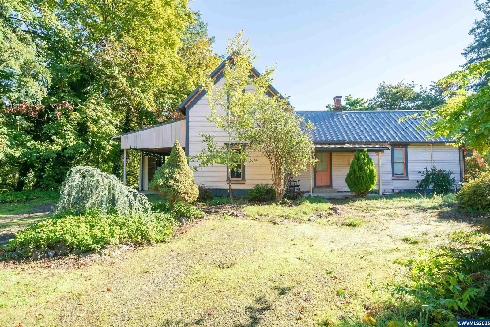 Property Photo:  520 SW High Av  OR 97360 