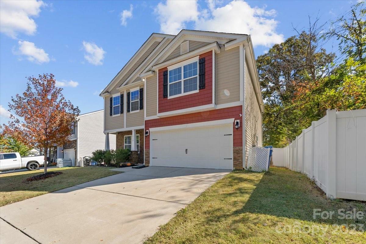 Property Photo: 112 Kingsway Drive NC 28115