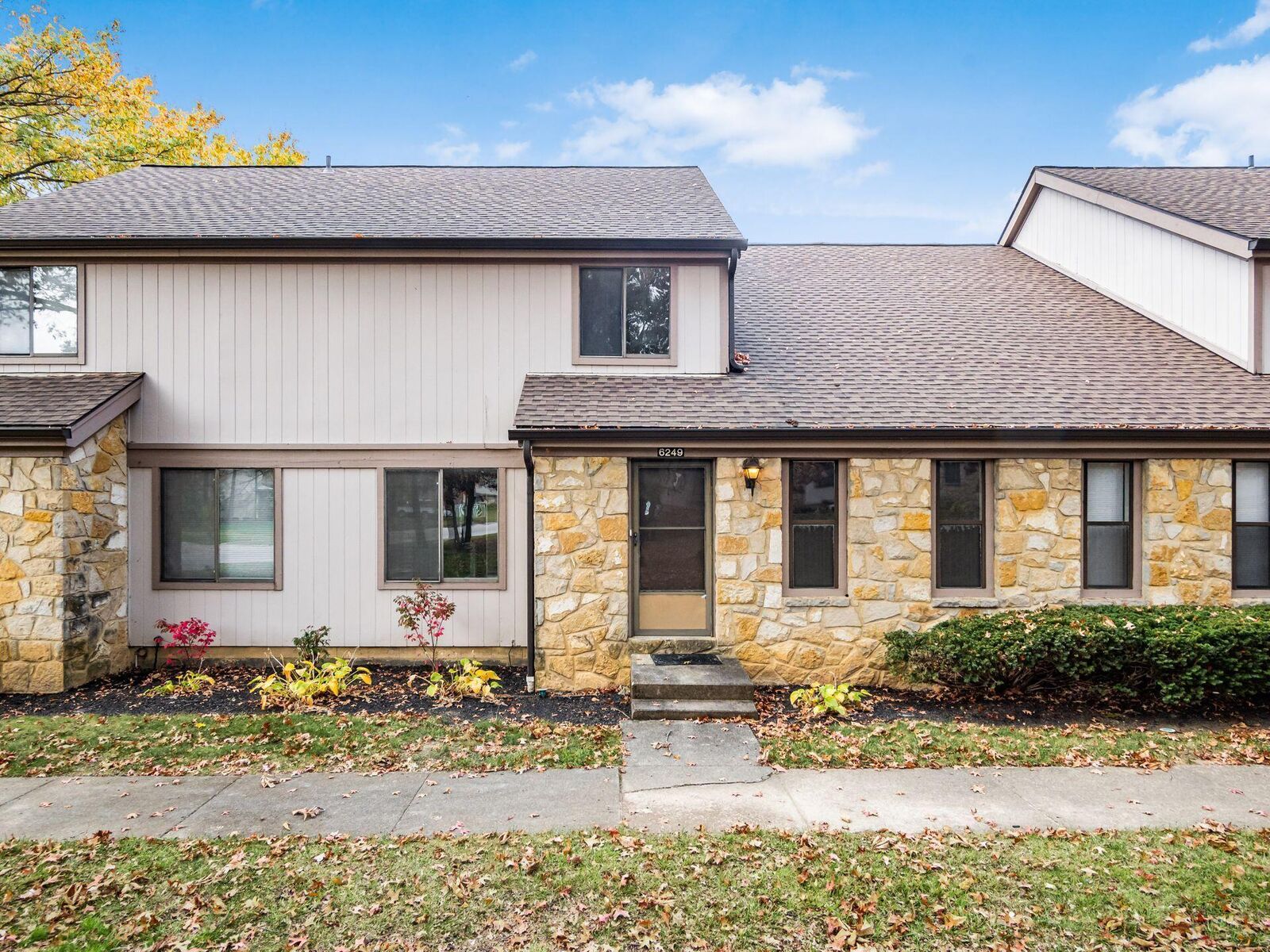 Property Photo:  6249 Kendalwood Court  OH 43213 