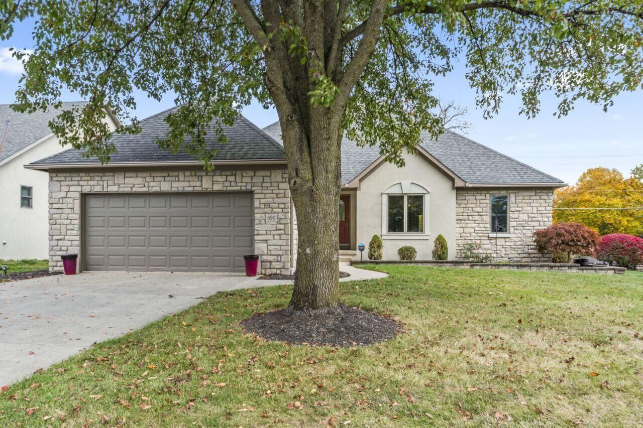 Property Photo: 890 Augusta Glen Drive OH 43235