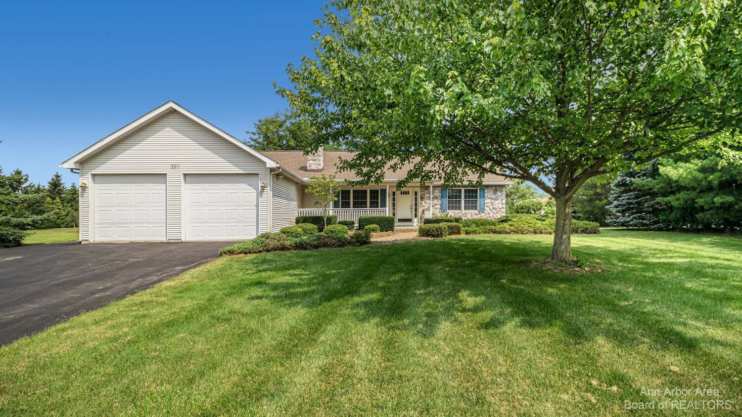 Property Photo:  3811 Dogwood Court  MI 48197 