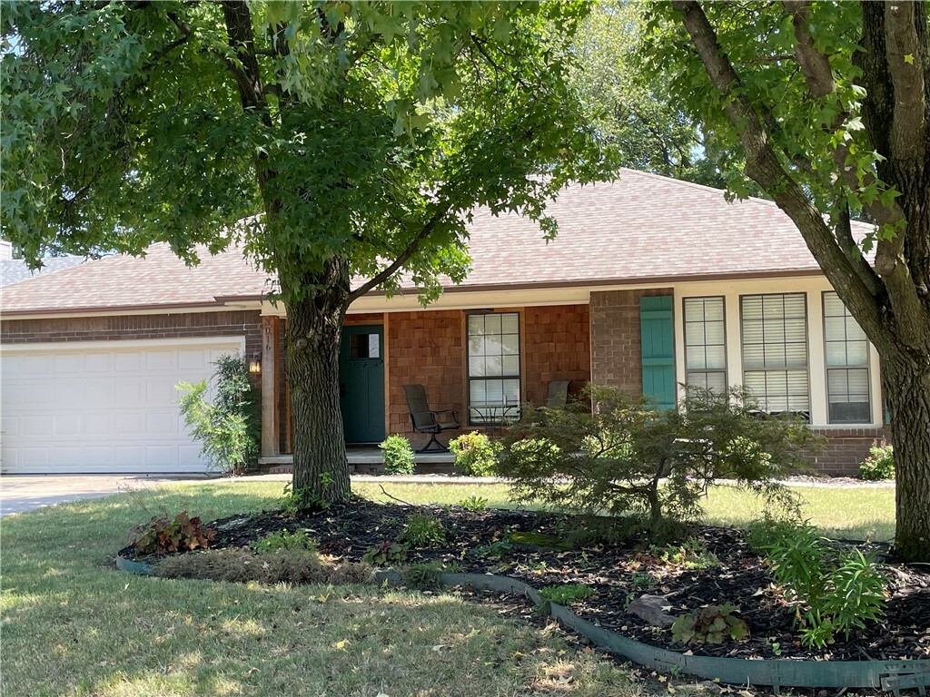 Property Photo:  3016 Quail Creek Drive  AR 72703 