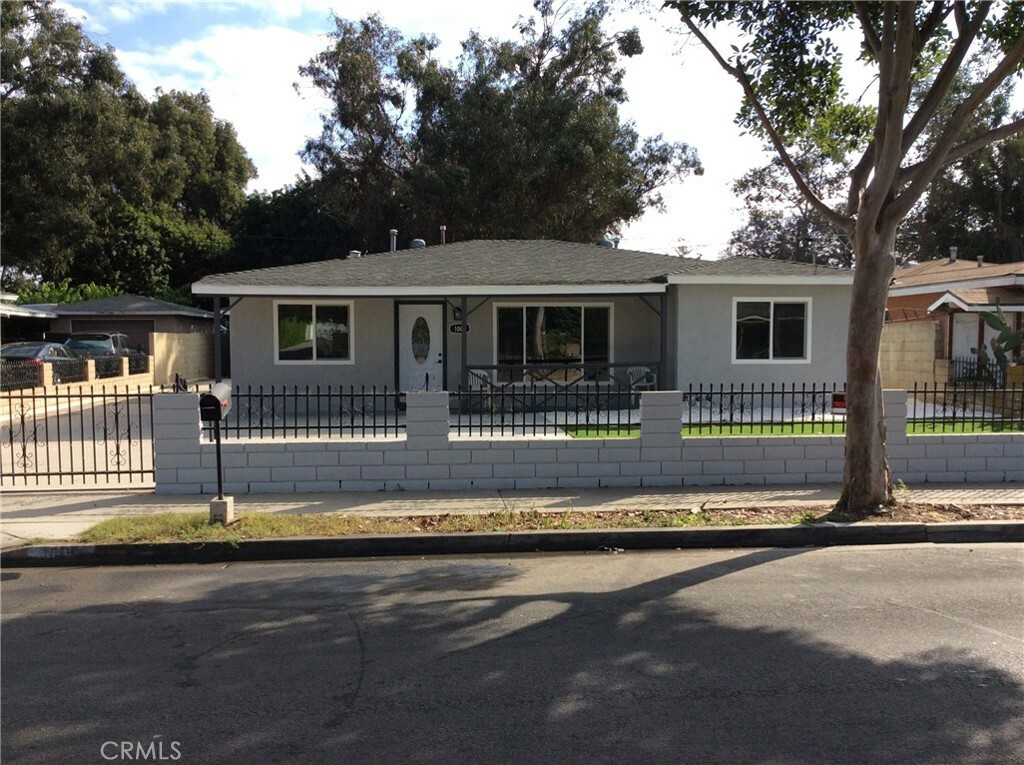 Property Photo:  1009 N Jackson Street  CA 92703 