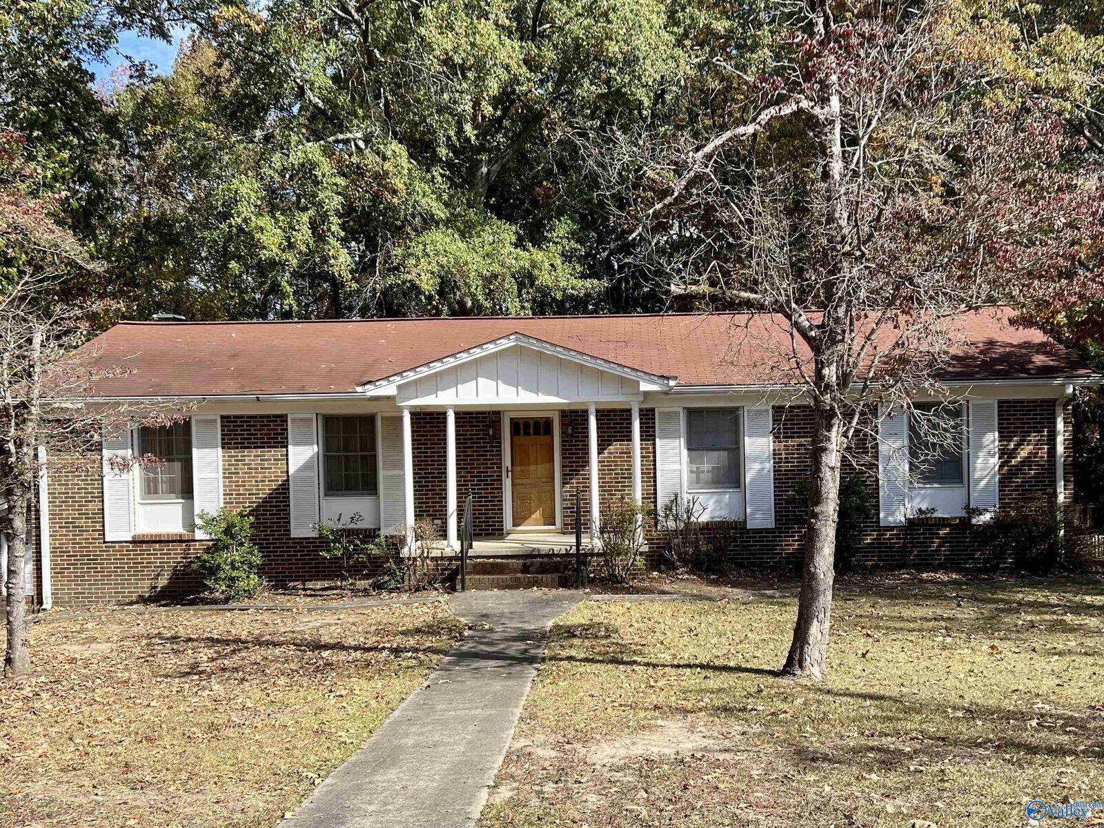 Property Photo: 108 Hartwood Drive AL 35901