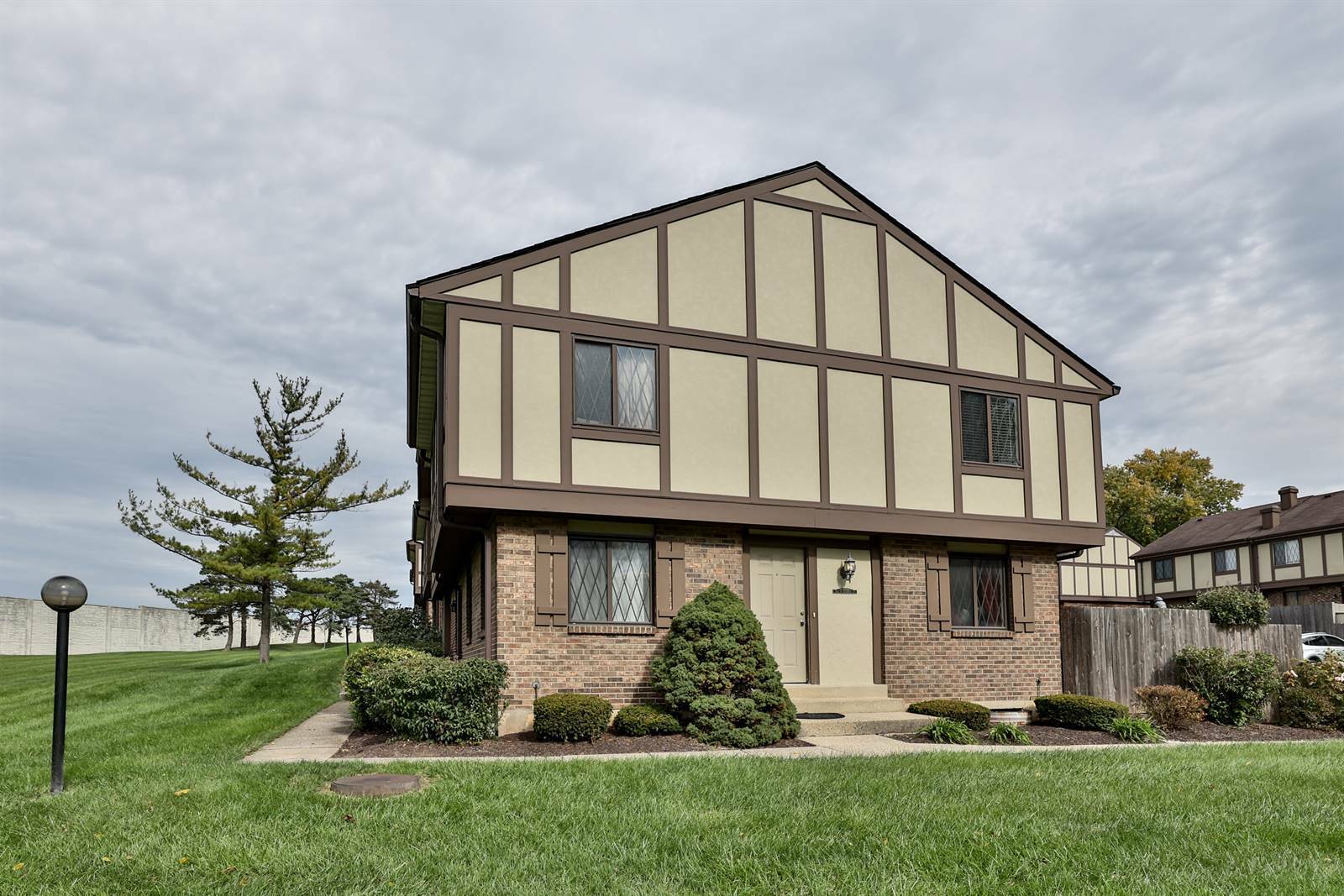 7607 Weatherly Ct  West Chester OH 45069 photo