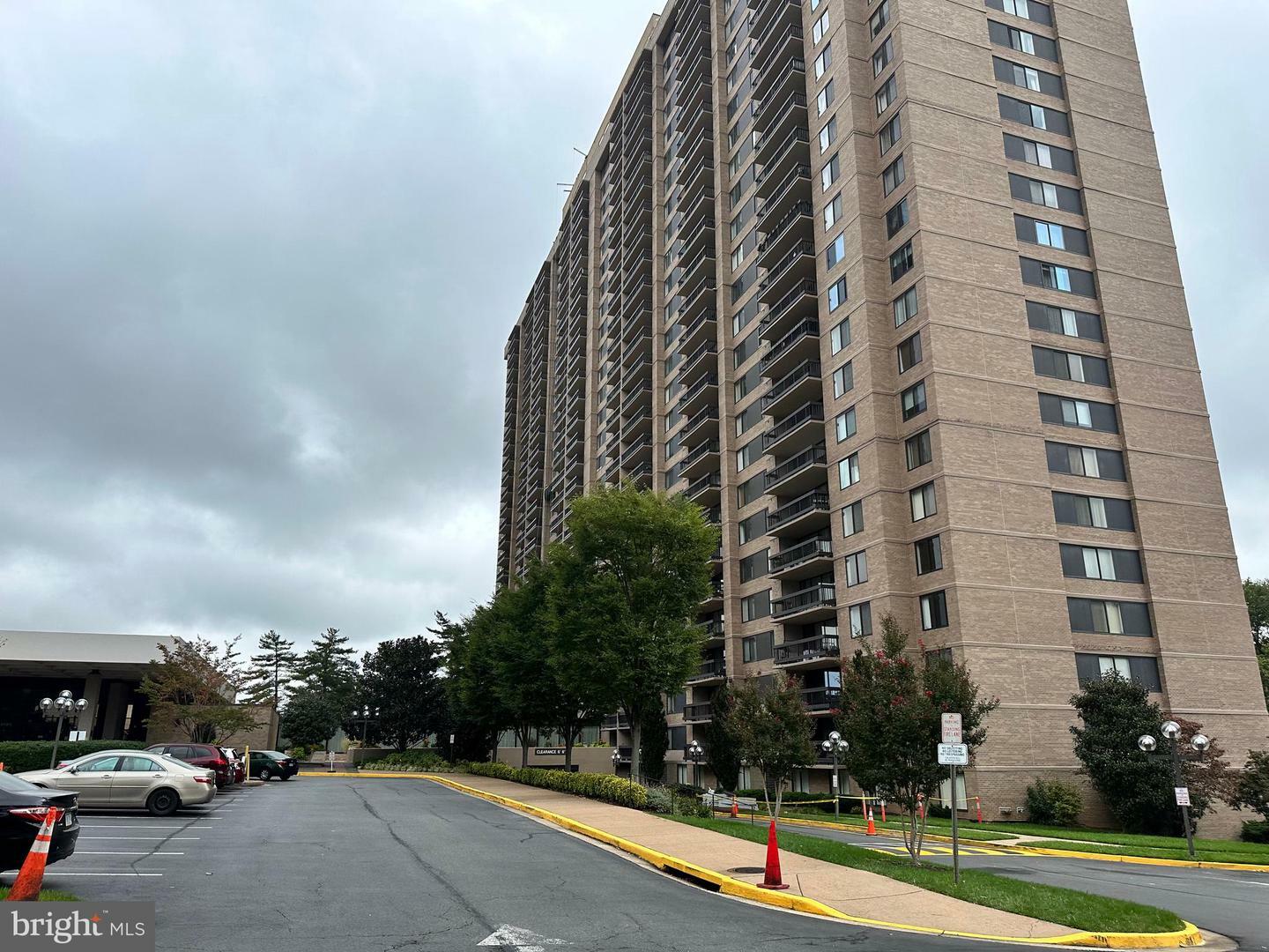 Property Photo:  3705 S George Mason Drive 2218S  VA 22041 